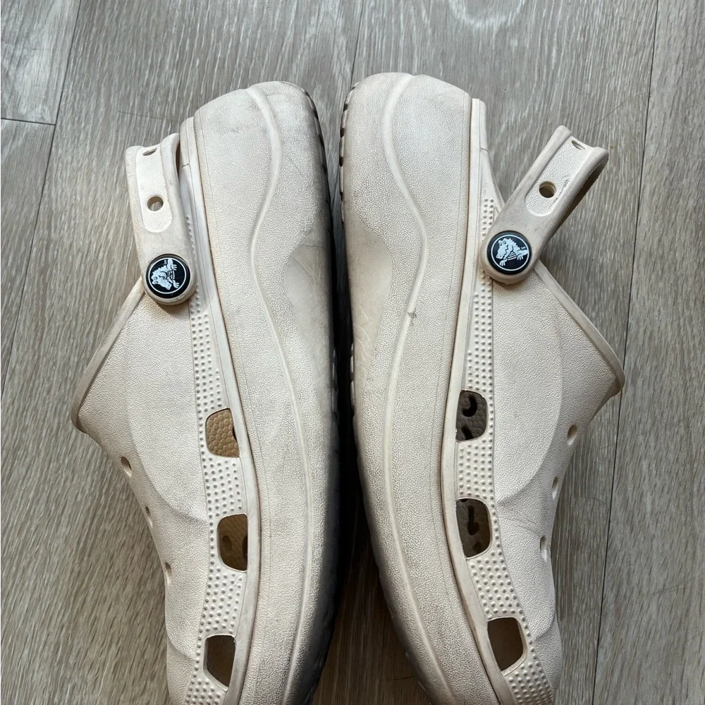 Crocs Platform Clogs - Picture 2 of 5